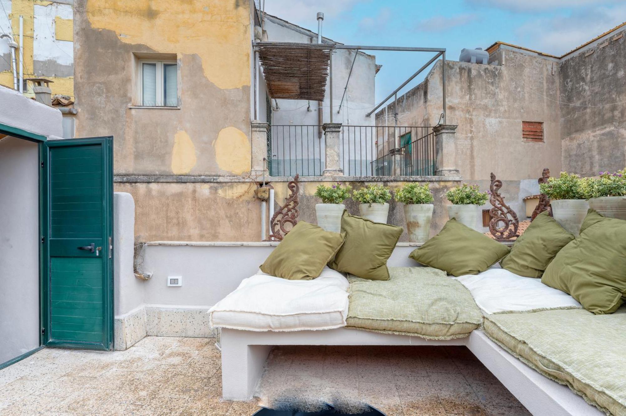 Zioli Bed & Breakfast Noto Bagian luar foto