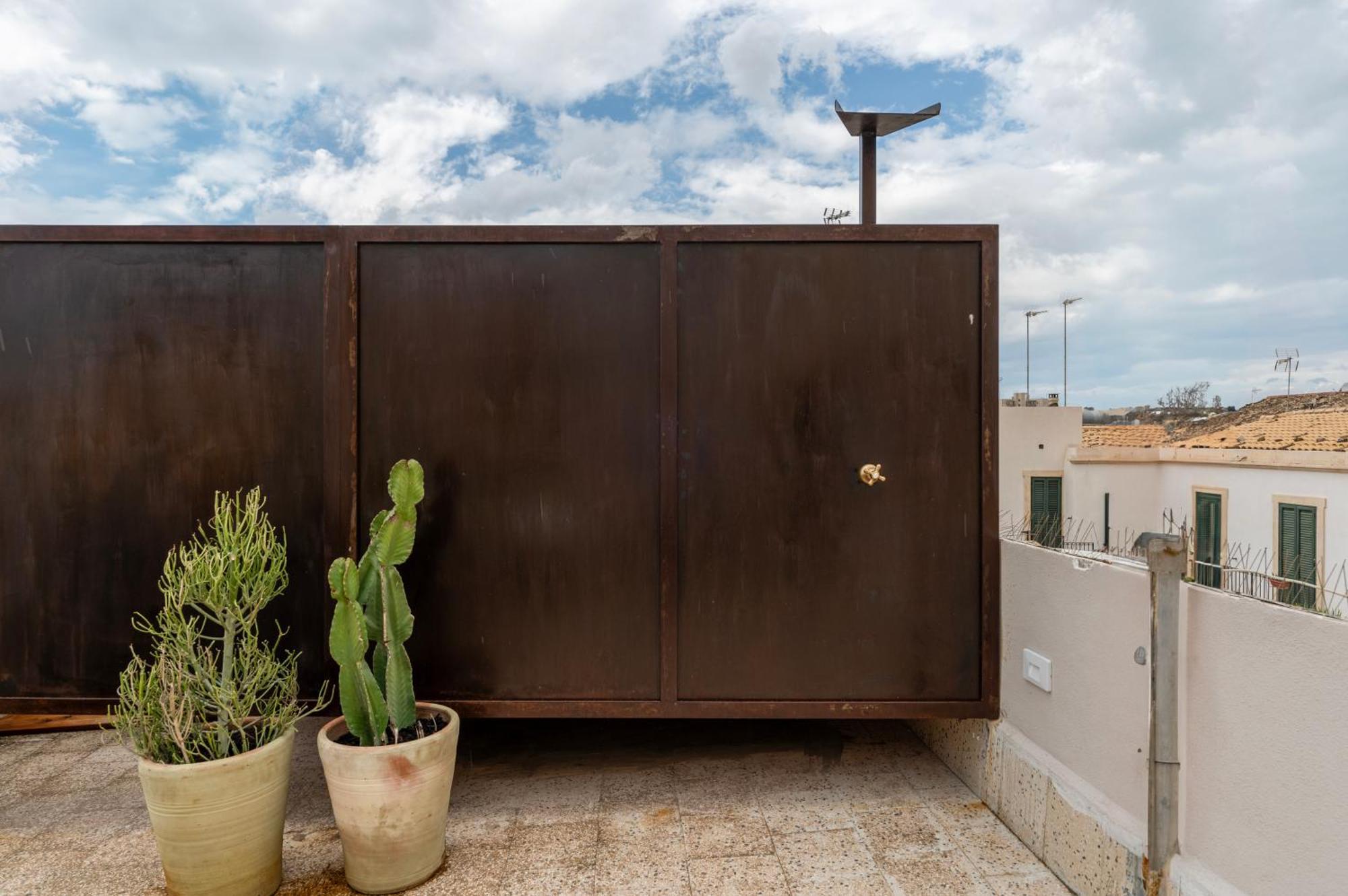 Zioli Bed & Breakfast Noto Bagian luar foto