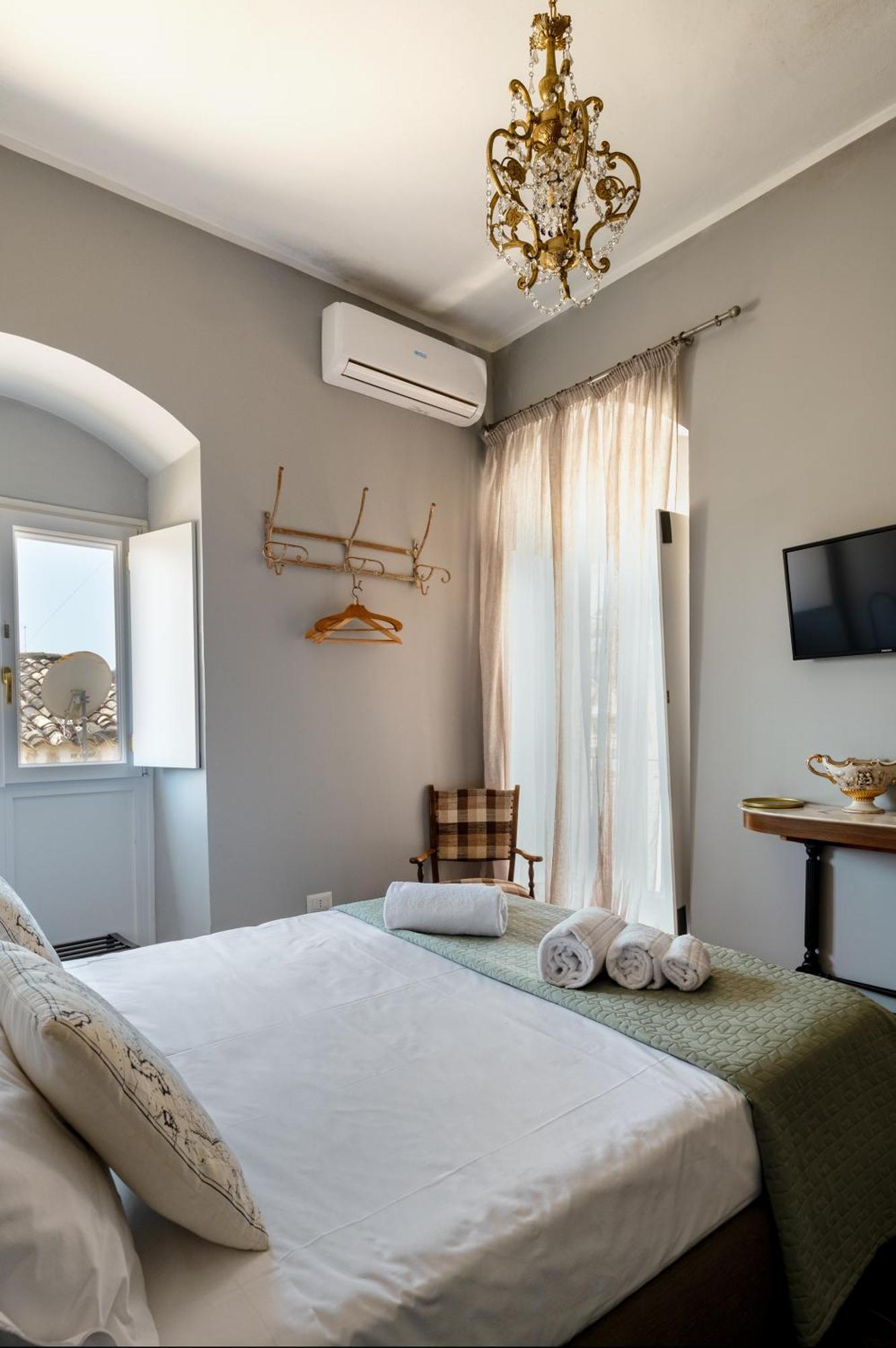 Zioli Bed & Breakfast Noto Bagian luar foto