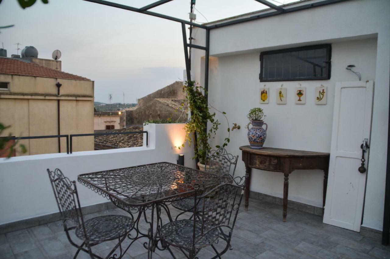 Zioli Bed & Breakfast Noto Bagian luar foto